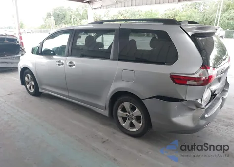 2018 Toyota Sienna Le 8 Passenger из США, поврежденный, VIN 5TDKZ3DC4JS942314